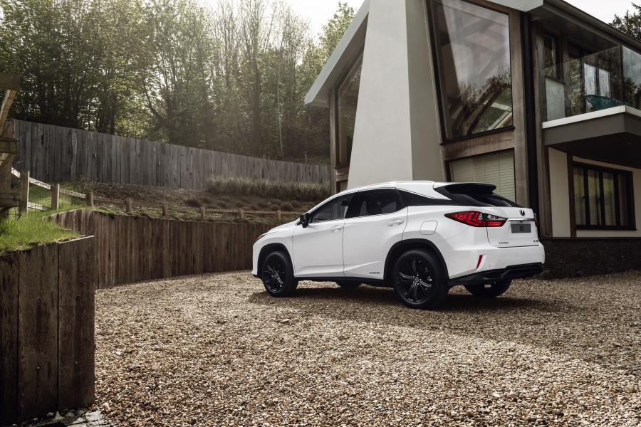  Lexus RX450h Sport 2018 года  (UK) (фото 6 из 12)